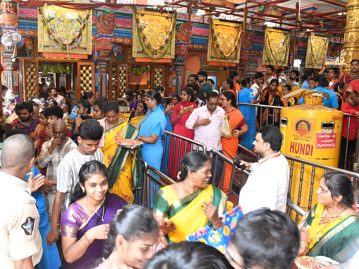 Ashada_20Mahotsav_20Grand_20Celebrations_20At_20Indrakeeladri_20hill_20Vijayawada__20_2810_29.jpg 10