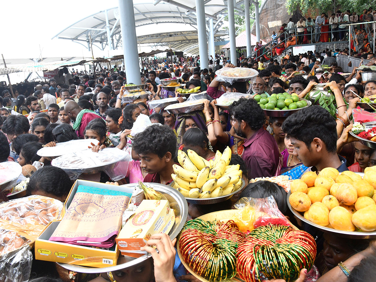 Ashada_20Mahotsav_20Grand_20Celebrations_20At_20Indrakeeladri_20hill_20Vijayawada__20_2817_29_1.jpg 17