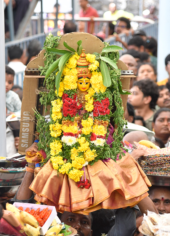 Ashada_20Mahotsav_20Grand_20Celebrations_20At_20Indrakeeladri_20hill_20Vijayawada__20_2824_29_1.jpg 23