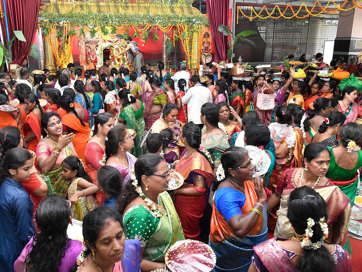 Ashada_20Mahotsav_20Grand_20Celebrations_20At_20Indrakeeladri_20hill_20Vijayawada__20_282_29.jpg 2