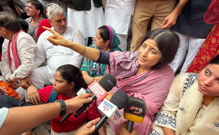 Dimple-Yadv-CJP-Protest.jpg