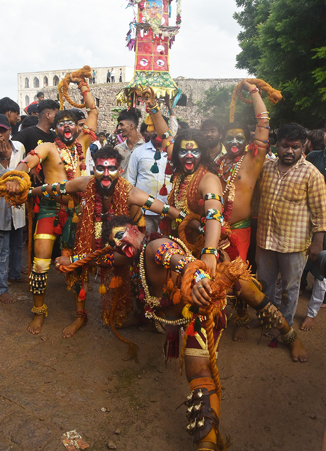 GOLCONDA_20BONALU_20_2812_29.jpg 12