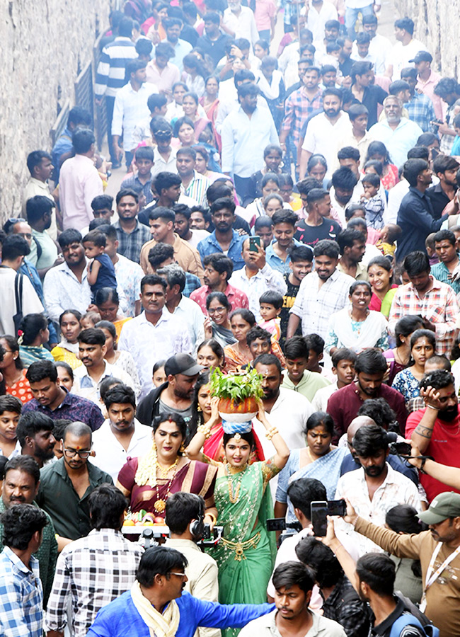 GOLCONDA_20BONALU_20_2817_29.jpg 17