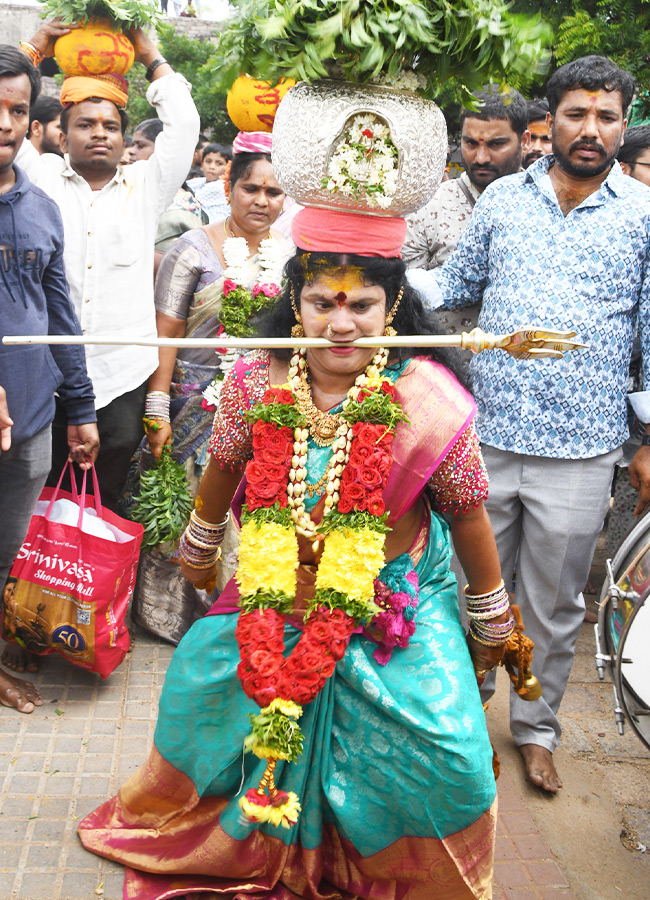 GOLCONDA_20BONALU_20_2820_29.jpg 20