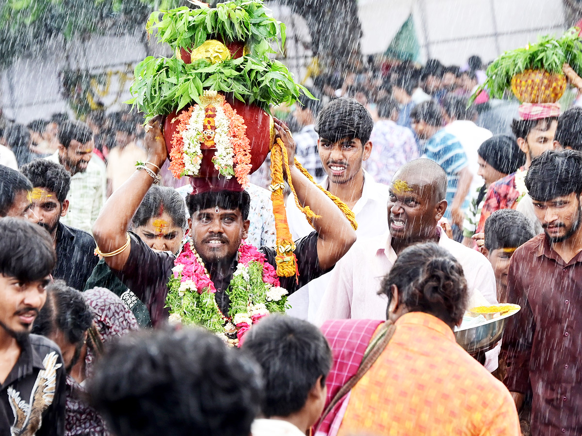 GOLCONDA_20BONALU_20_283_29.jpg 3