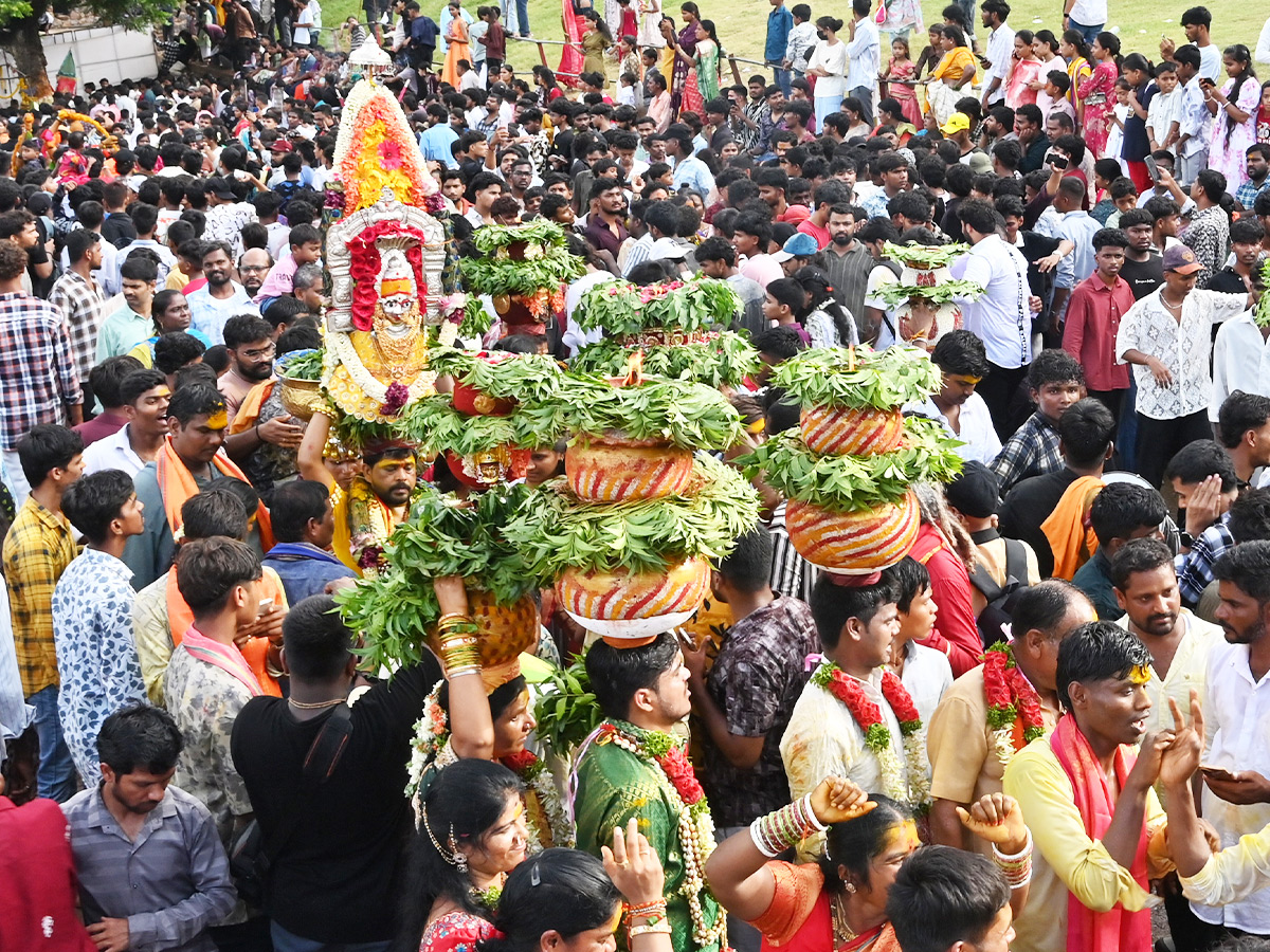 GOLCONDA_20BONALU_20_285_29.jpg 5