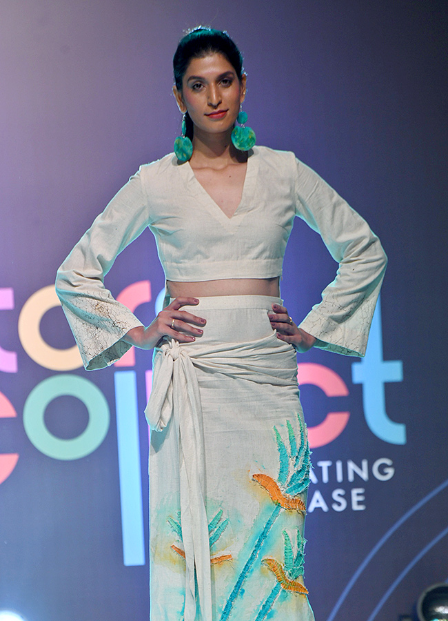 Hamstech_20Creators_20Collect_20Fashion_20Show_20In_20Hyderabad__20_2816_29.jpg 16