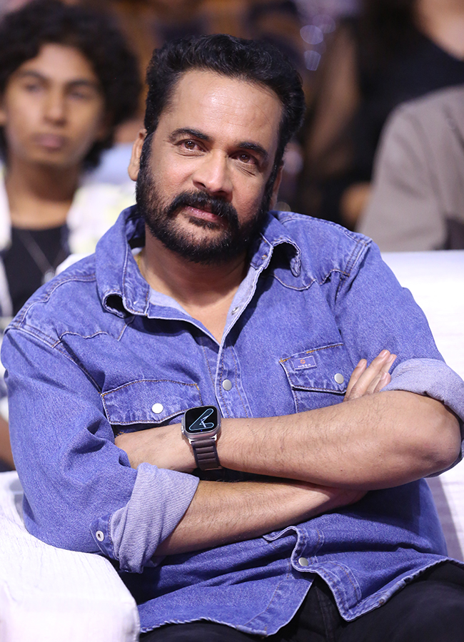 Akhil_20Akkineni_20LENIN_20BlockBuster_20Success_20Meet_20Event_20HD_20Photos__20_2815_29.jpg 14