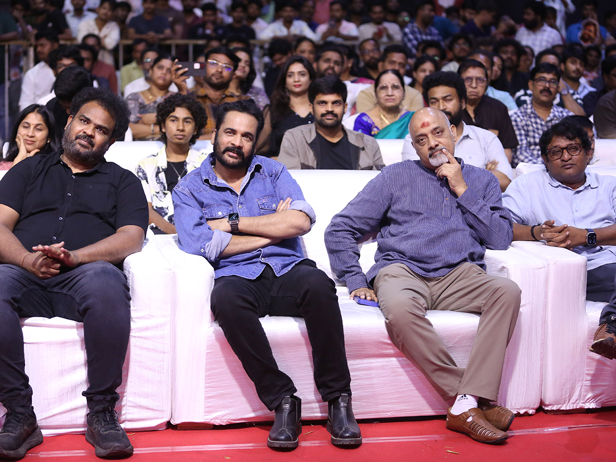 Akhil_20Akkineni_20LENIN_20BlockBuster_20Success_20Meet_20Event_20HD_20Photos__20_2827_29.jpg 22