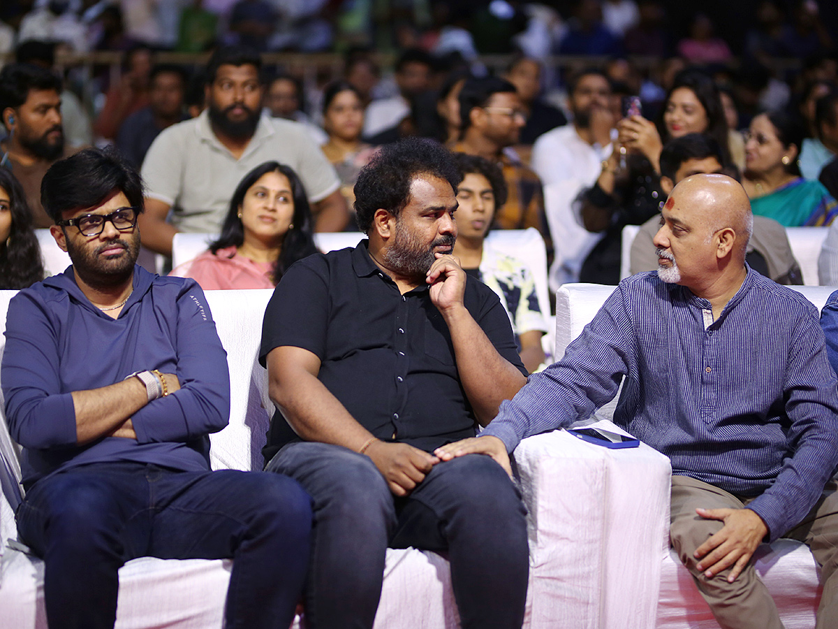 Akhil_20Akkineni_20LENIN_20BlockBuster_20Success_20Meet_20Event_20HD_20Photos__20_283_29.jpg 3