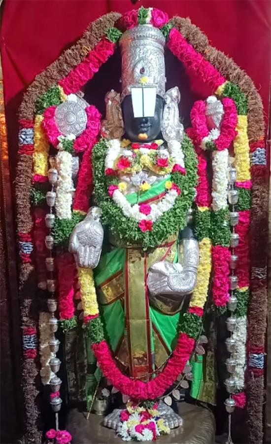 Devotional_20_20Sri_20Venkateshwara_20Swamy_20Temple_20Kakatiya_20Hills__20_283_29.jpg 3