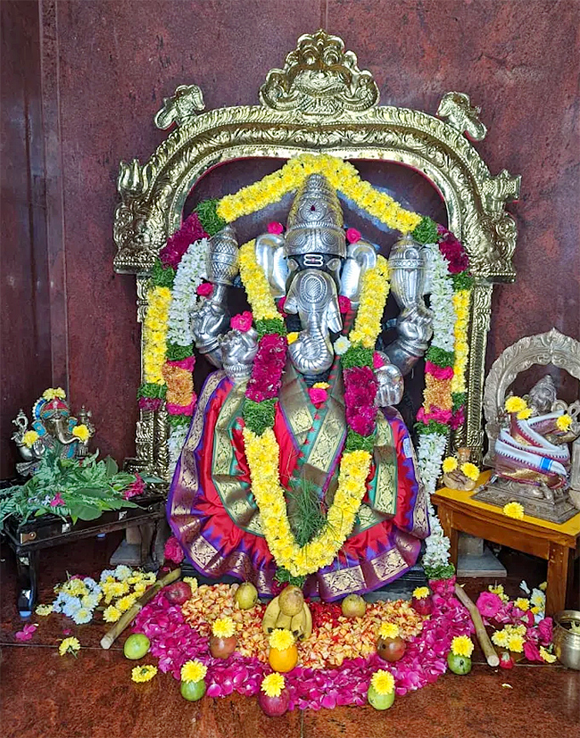 Devotional_20_20Sri_20Venkateshwara_20Swamy_20Temple_20Kakatiya_20Hills__20_284_29.jpg 4