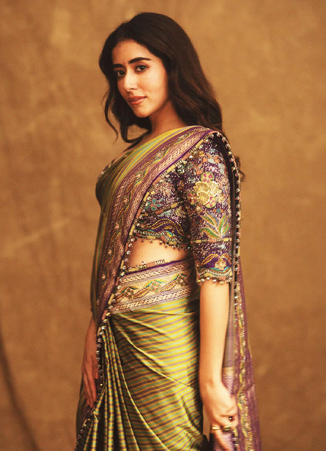 Jonita_20Gandhi_20_2810_29.jpg 10