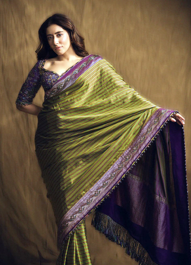 Jonita_20Gandhi_20_284_29.jpg 4