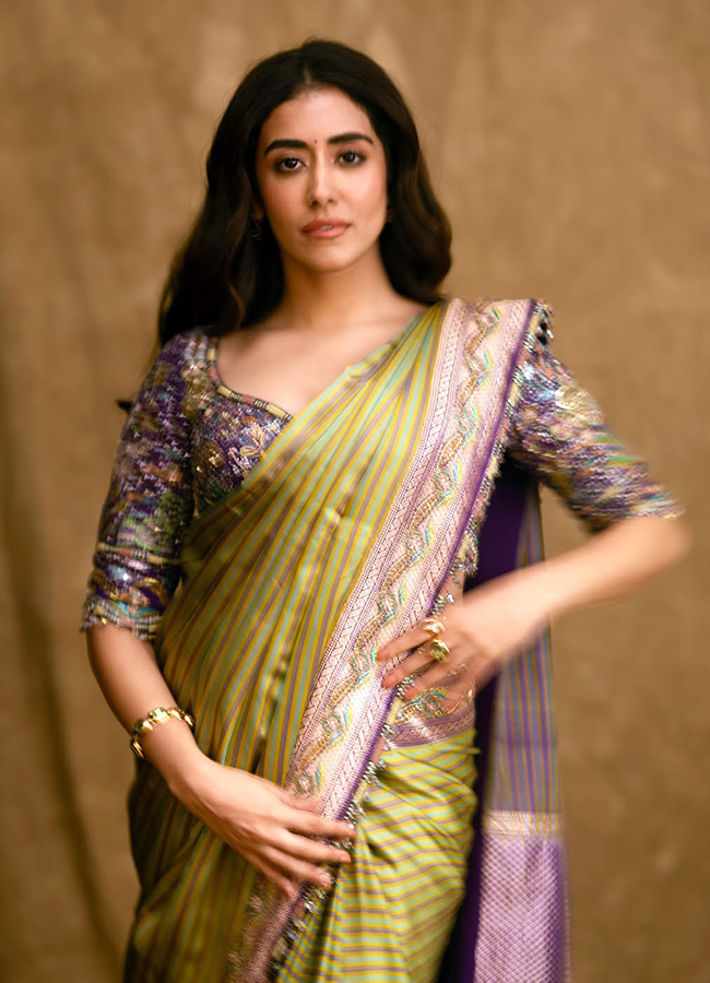 Jonita_20Gandhi_20_286_29.jpg 6