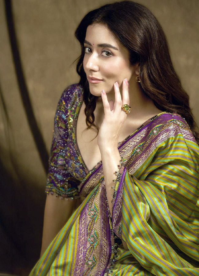 Jonita_20Gandhi_20_287_29.jpg 7