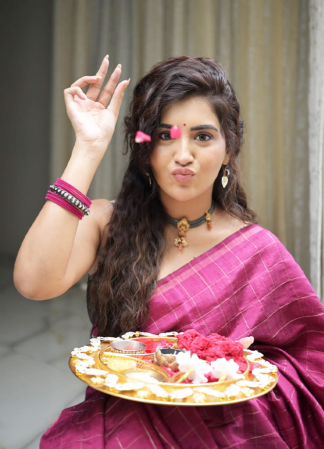 Rashi_20Singh_20_285_29.jpg 5