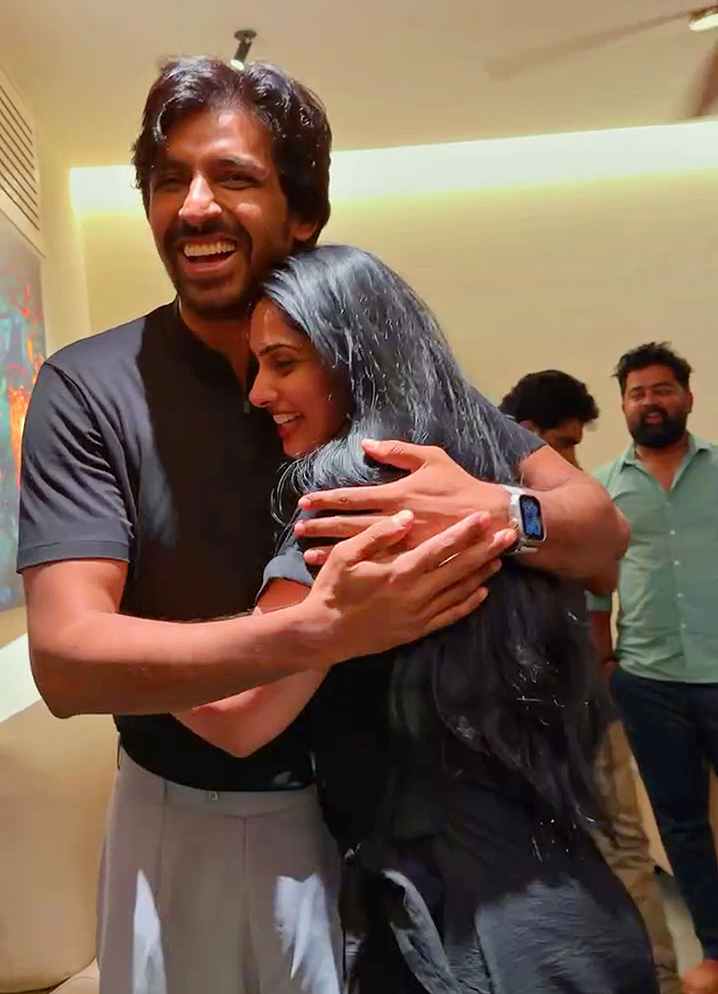 Tollywood_20Actor_20Prince_20Cecil_20Proposed_20to_20His_20Girlfriend_20viral_20photos__20_2814_29.jpg 6