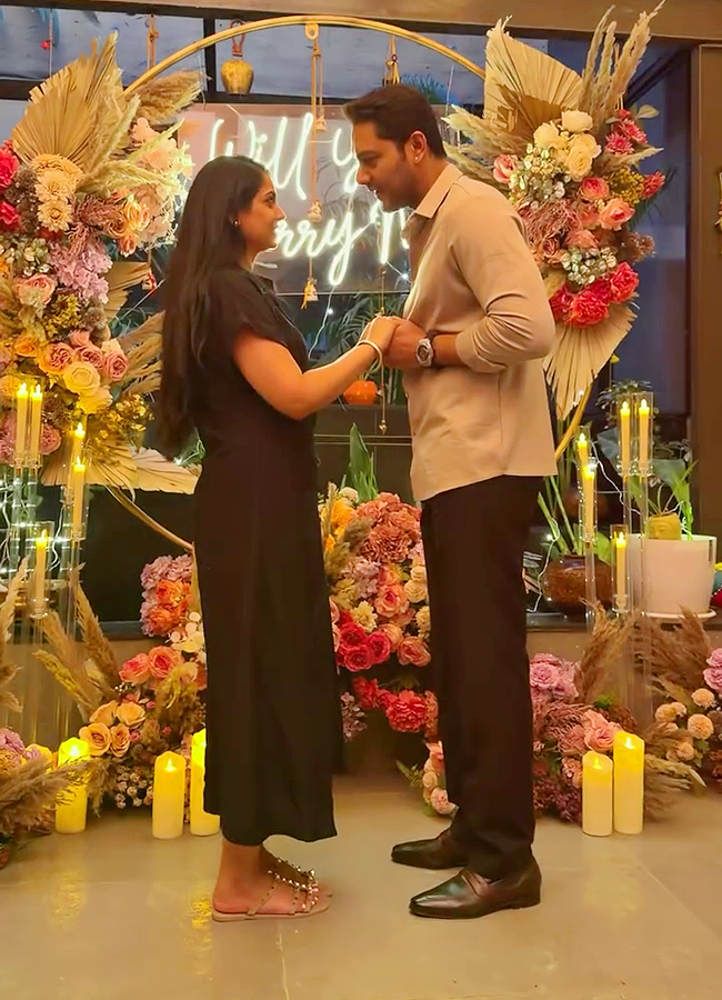 Tollywood_20Actor_20Prince_20Cecil_20Proposed_20to_20His_20Girlfriend_20viral_20photos__20_284_29.jpg 4