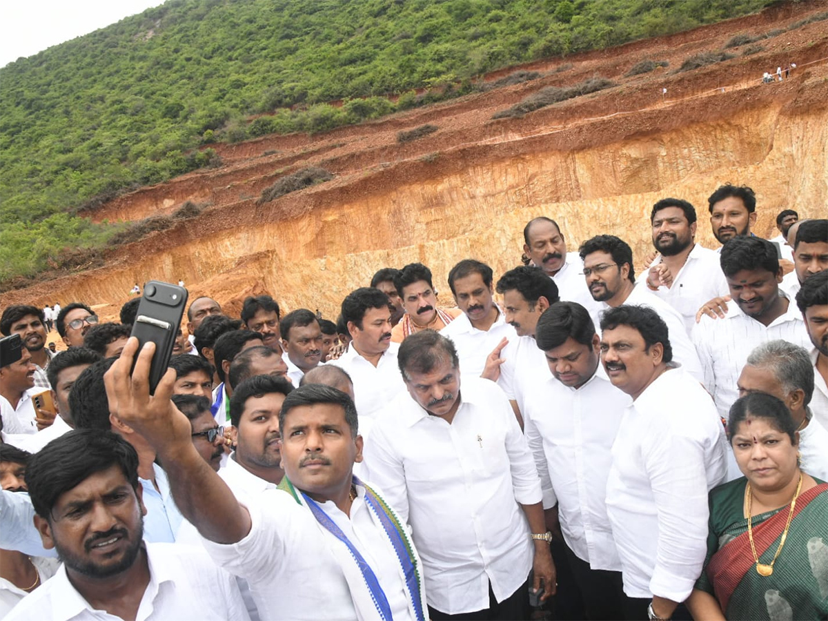 YSRCP_20Chalo_20Panchadarla_20Program_20Photo_20Gallery__20_2817_29.jpg 17