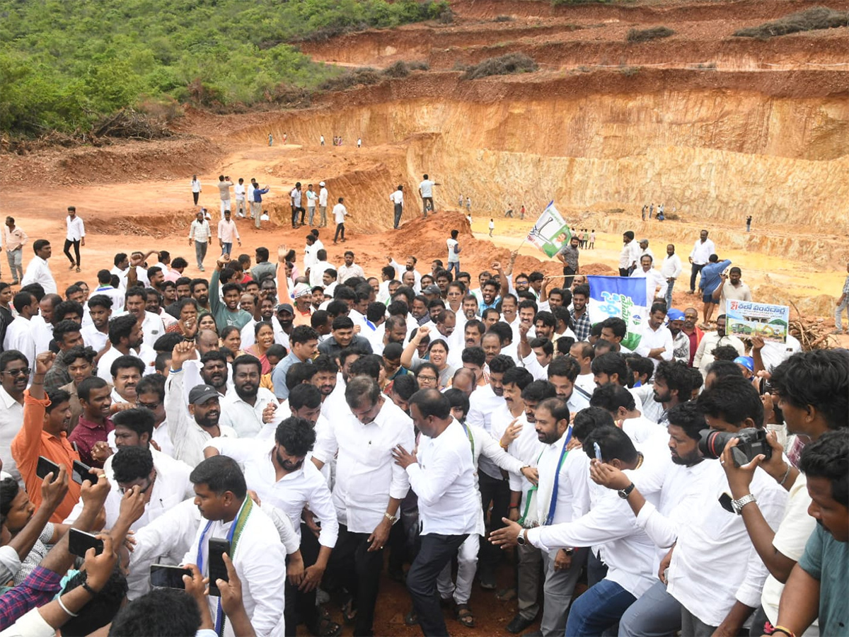 YSRCP_20Chalo_20Panchadarla_20Program_20Photo_20Gallery__20_2818_29.jpg 18