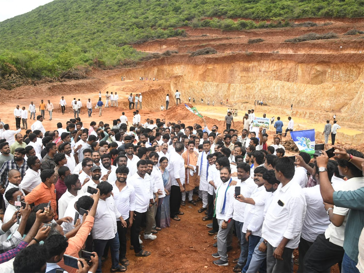 YSRCP_20Chalo_20Panchadarla_20Program_20Photo_20Gallery__20_2819_29.jpg 19