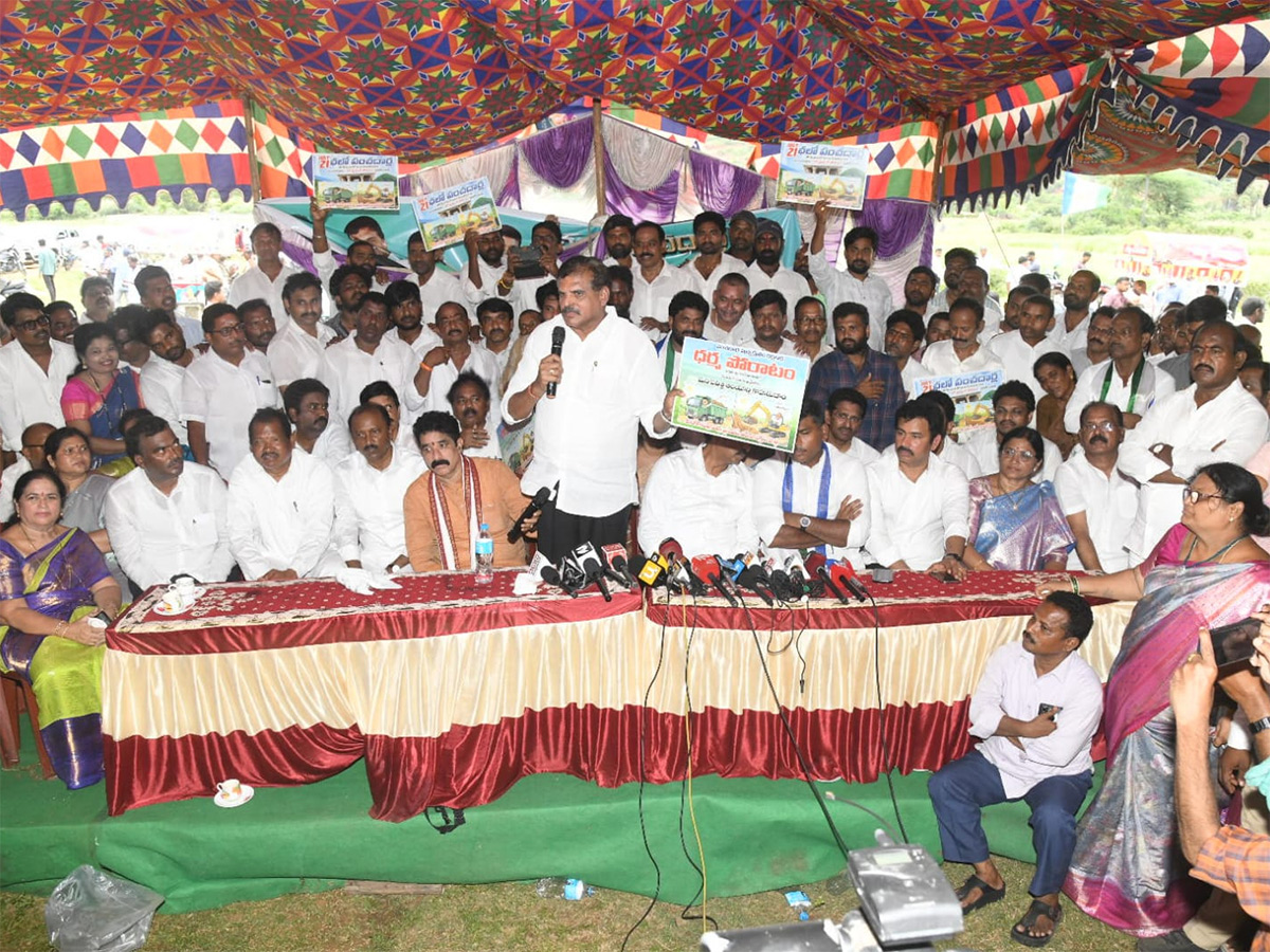 YSRCP_20Chalo_20Panchadarla_20Program_20Photo_20Gallery__20_2823_29.jpg 23
