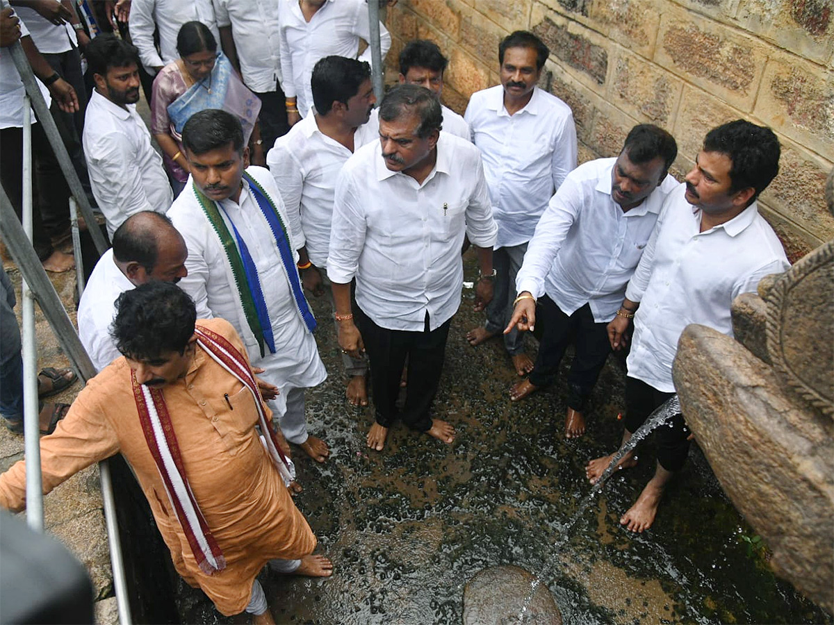 YSRCP_20Chalo_20Panchadarla_20Program_20Photo_20Gallery__20_2825_29.jpg 25