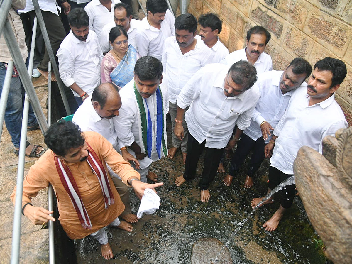 YSRCP_20Chalo_20Panchadarla_20Program_20Photo_20Gallery__20_2826_29.jpg 26