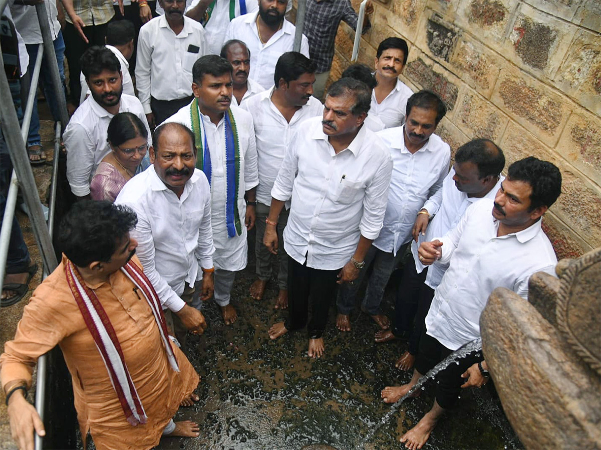 YSRCP_20Chalo_20Panchadarla_20Program_20Photo_20Gallery__20_2827_29.jpg 27