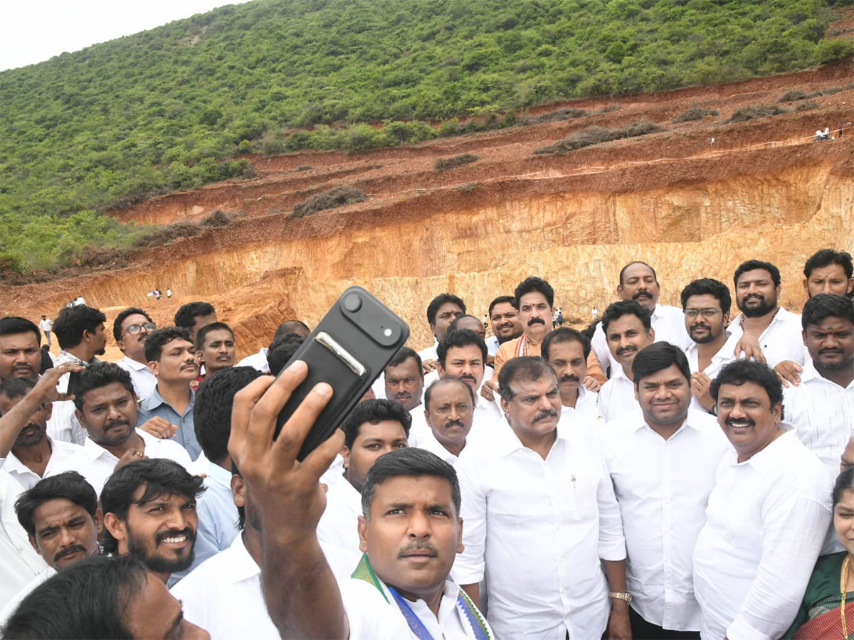 YSRCP_20Chalo_20Panchadarla_20Program_20Photo_20Gallery__20_285_29.jpg 5