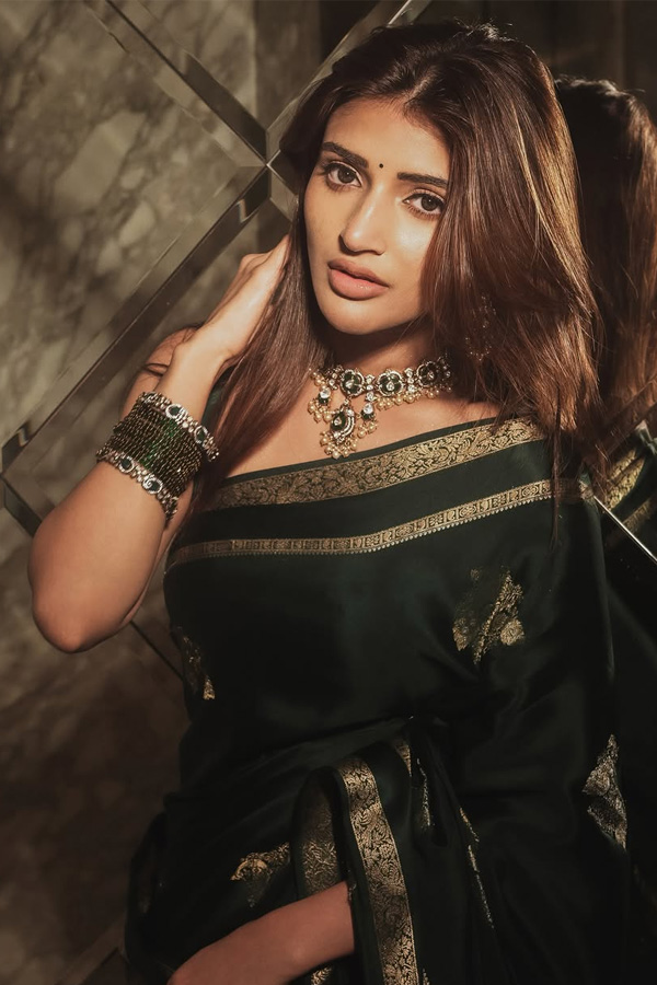 Actress_20sreeleela_20Looks_20Absolutely_20Adorable_20In_20a_20Graceful_20Green_20Saree_20Photos_20_281_29.jpg 2