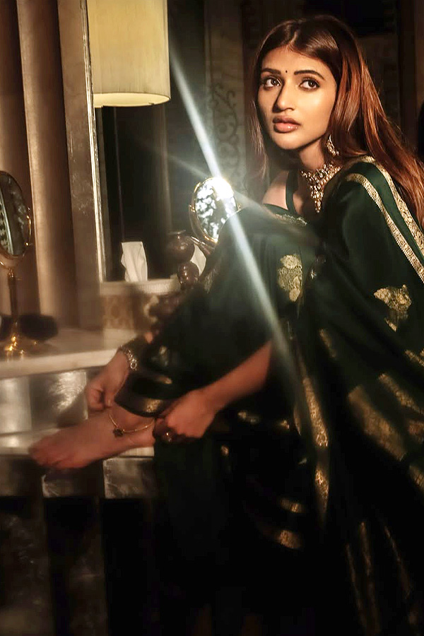 Actress_20sreeleela_20Looks_20Absolutely_20Adorable_20In_20a_20Graceful_20Green_20Saree_20Photos_20_287_29.jpg 8