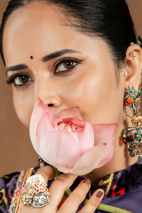 Anasuya_20Bharadwaj_20Stunning_20Looks_20In_20Saree_20Photos_20_281_29.jpg 2