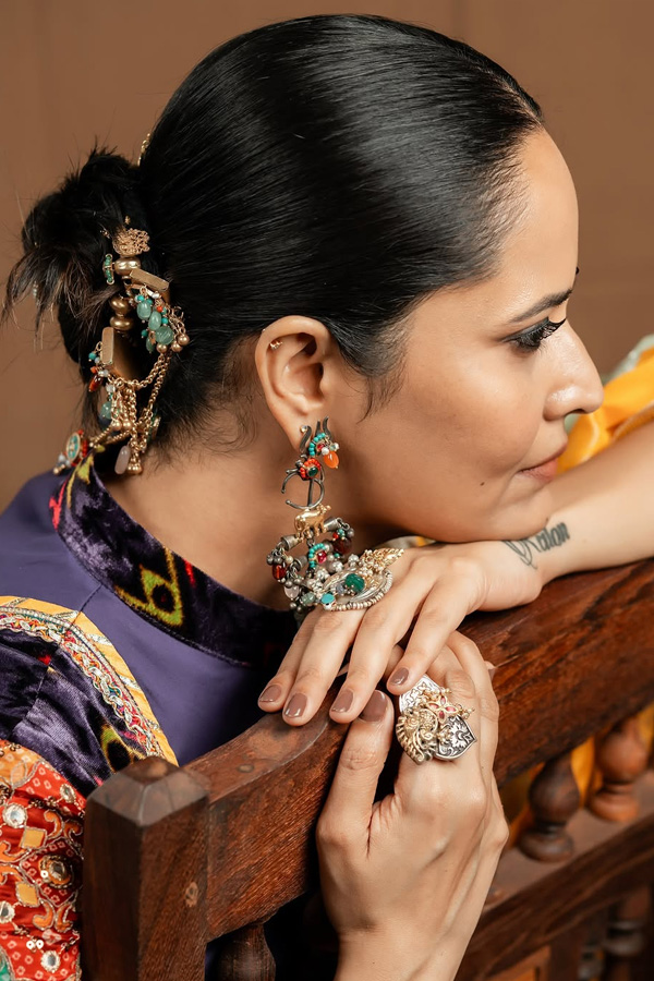 Anasuya_20Bharadwaj_20Stunning_20Looks_20In_20Saree_20Photos_20_286_29.jpg 7