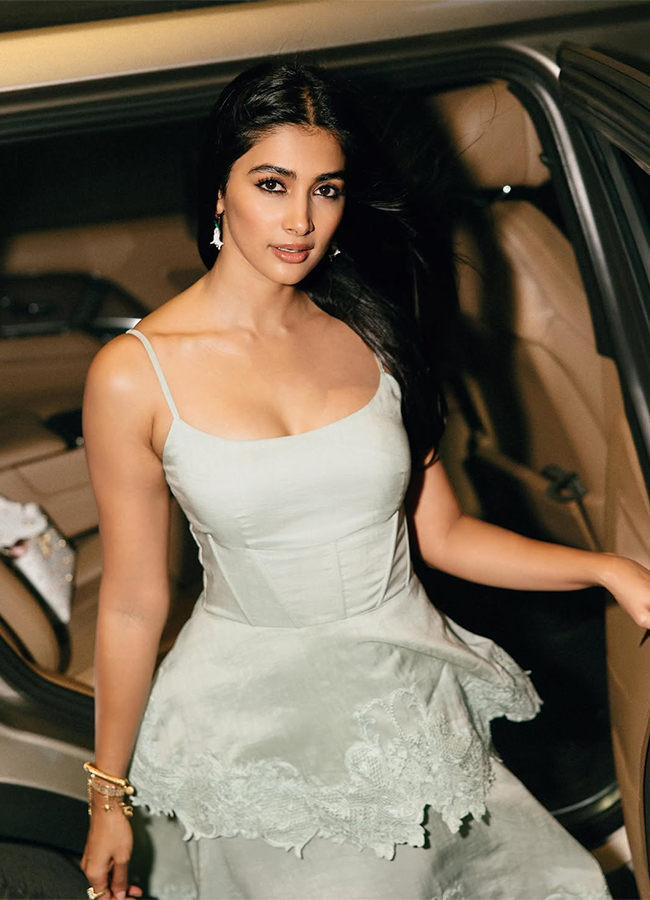 Jana_20Nayagan_20Movie_20_20Actress_20Pooja_20Hegde_20Trending_20Photos__20_285_29.jpg 5