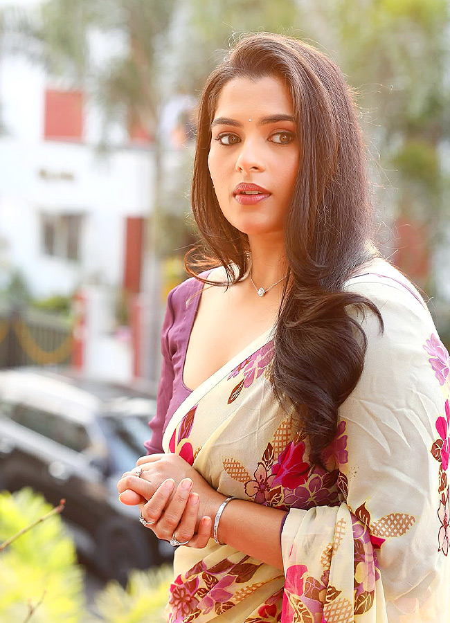 kavya_20kalyanram_20_2810_29.jpg 10