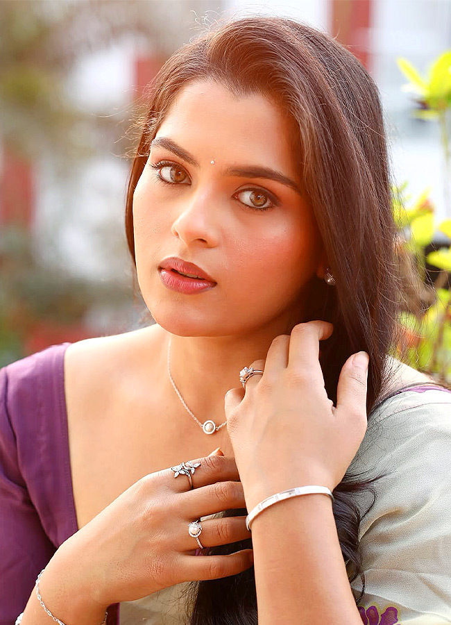 kavya_20kalyanram_20_289_29.jpg 9