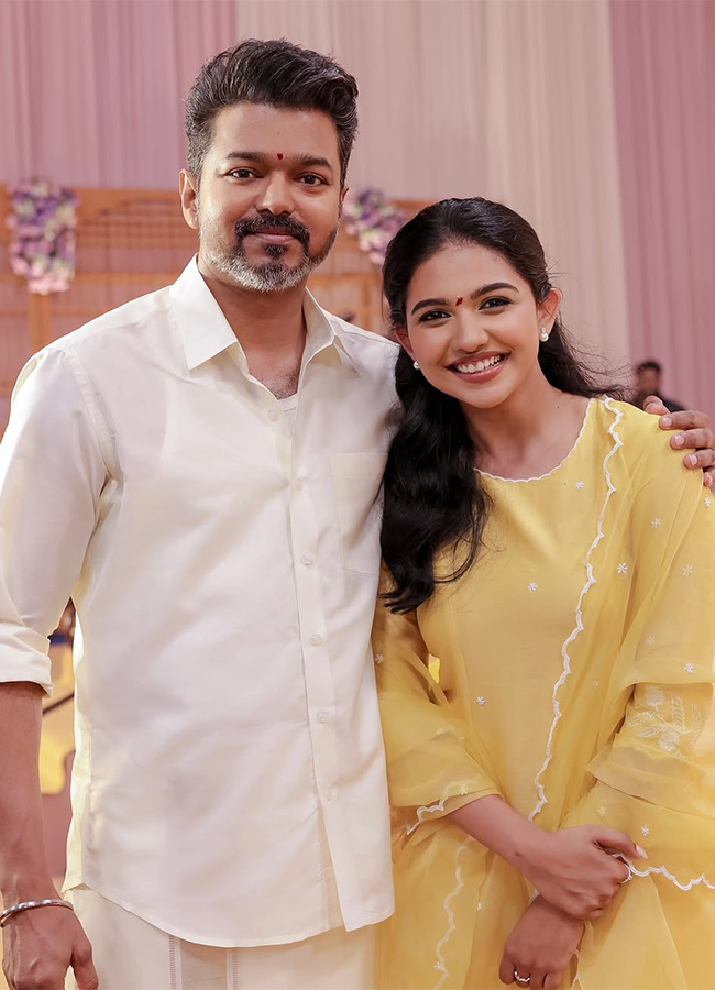 Actress_20Mamitha_20Baiju_20in_20Jana_20Nayagan_20Viral_20Photos__20_2811_29.jpg 11