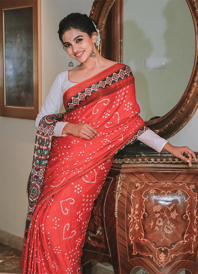 Actress_20Mamitha_20Baiju_20in_20Jana_20Nayagan_20Viral_20Photos__20_2814_29.jpg 14