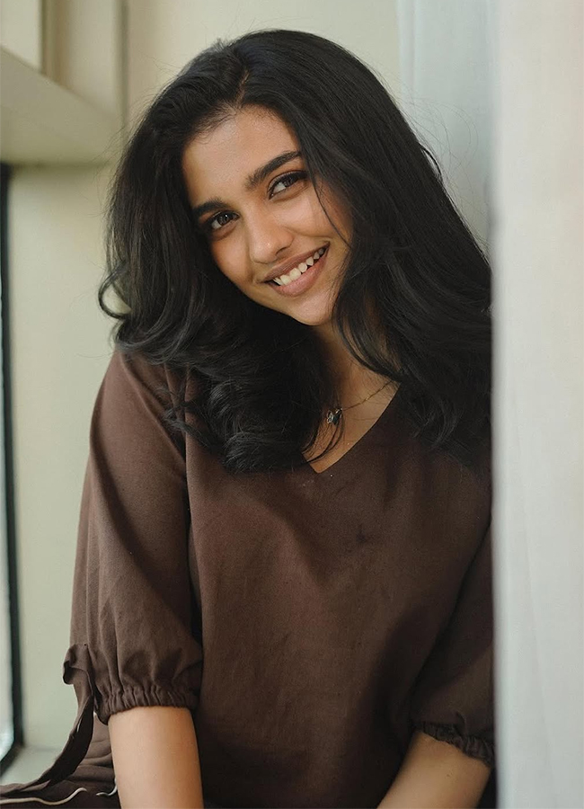 Actress_20Mamitha_20Baiju_20in_20Jana_20Nayagan_20Viral_20Photos__20_2815_29.jpg 15