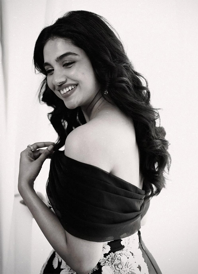 Actress_20Mamitha_20Baiju_20in_20Jana_20Nayagan_20Viral_20Photos__20_283_29.jpg 3