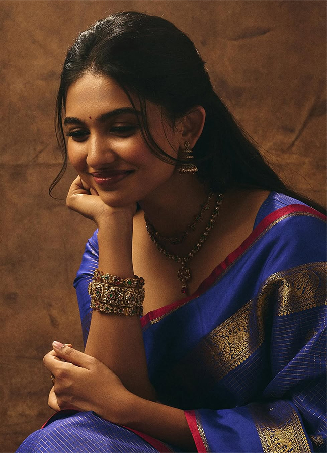 Actress_20Mamitha_20Baiju_20in_20Jana_20Nayagan_20Viral_20Photos__20_284_29.jpg 4
