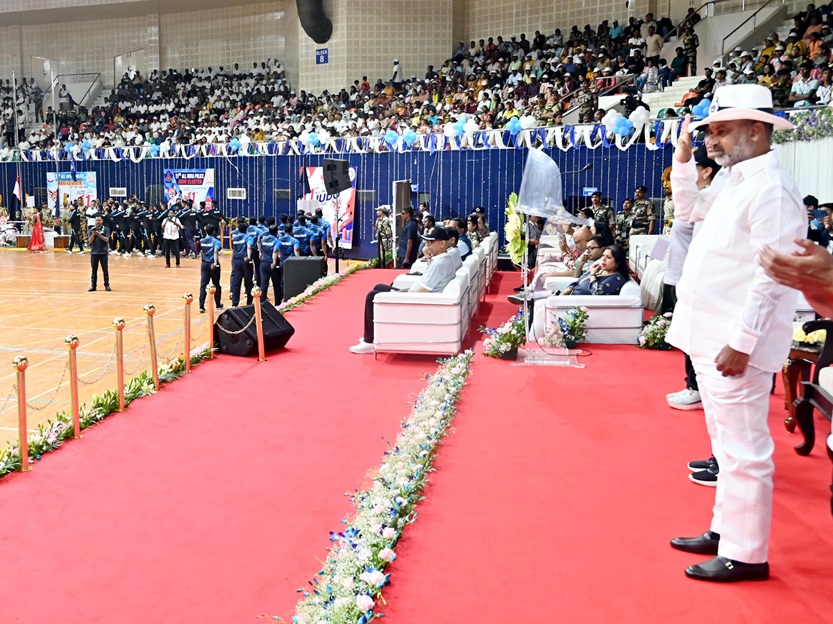 Bandi_20Sanjay_20Kumar_20inaugurated_20the_2011th_20All_20India_20Police_20Judo_20Cluster_20Championship__20_2815_29.jpg 15