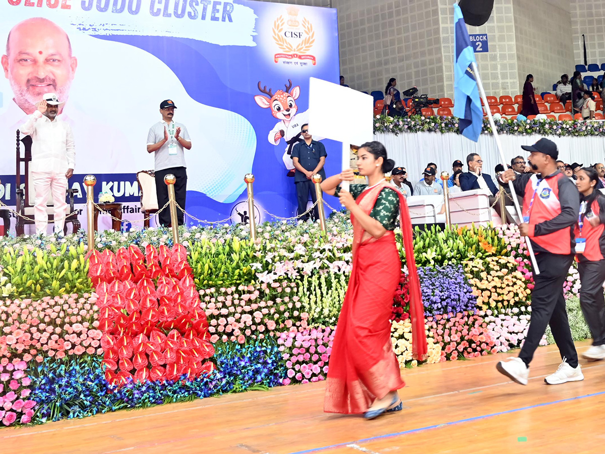 Bandi_20Sanjay_20Kumar_20inaugurated_20the_2011th_20All_20India_20Police_20Judo_20Cluster_20Championship__20_2816_29.jpg 16