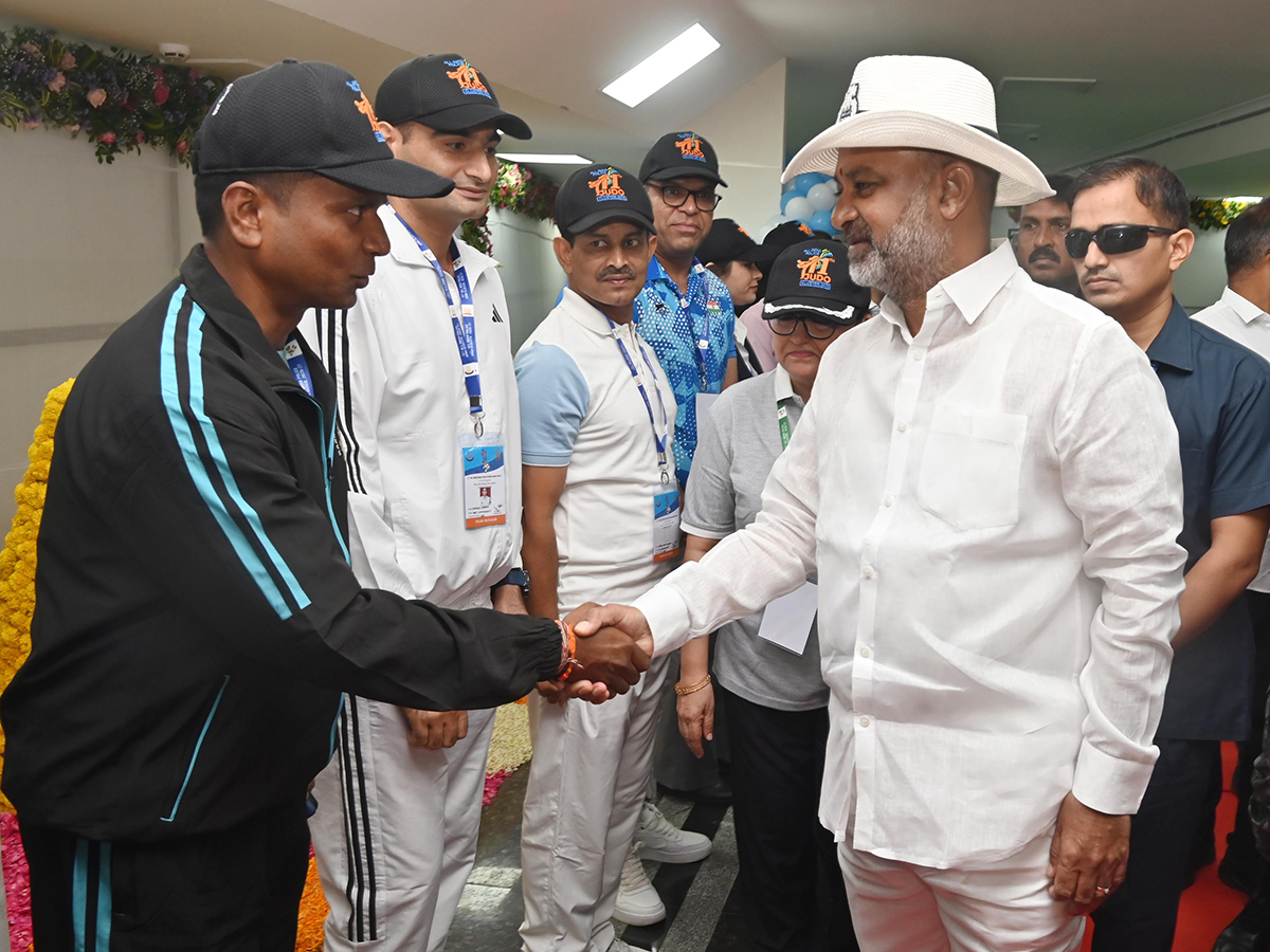 Bandi_20Sanjay_20Kumar_20inaugurated_20the_2011th_20All_20India_20Police_20Judo_20Cluster_20Championship__20_284_29.jpg 4