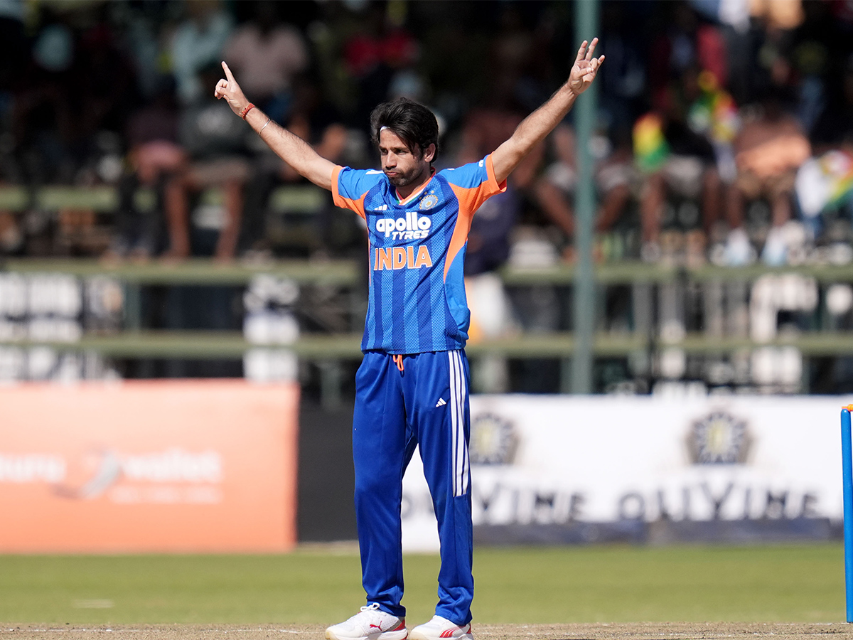 First_20T20_20Cricket_20Match_20Between_20Zimbabwe_20and_20India_20HD_20Photos__20_283_29.jpg 3