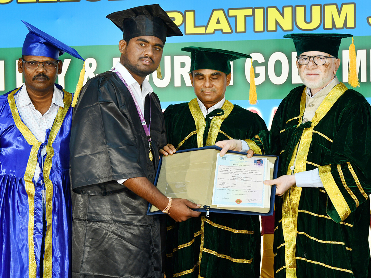 Nagarjuna_20Government_20College_20First_20Convocation_20At_20Nalgonda__20_2815_29_0.jpg 14