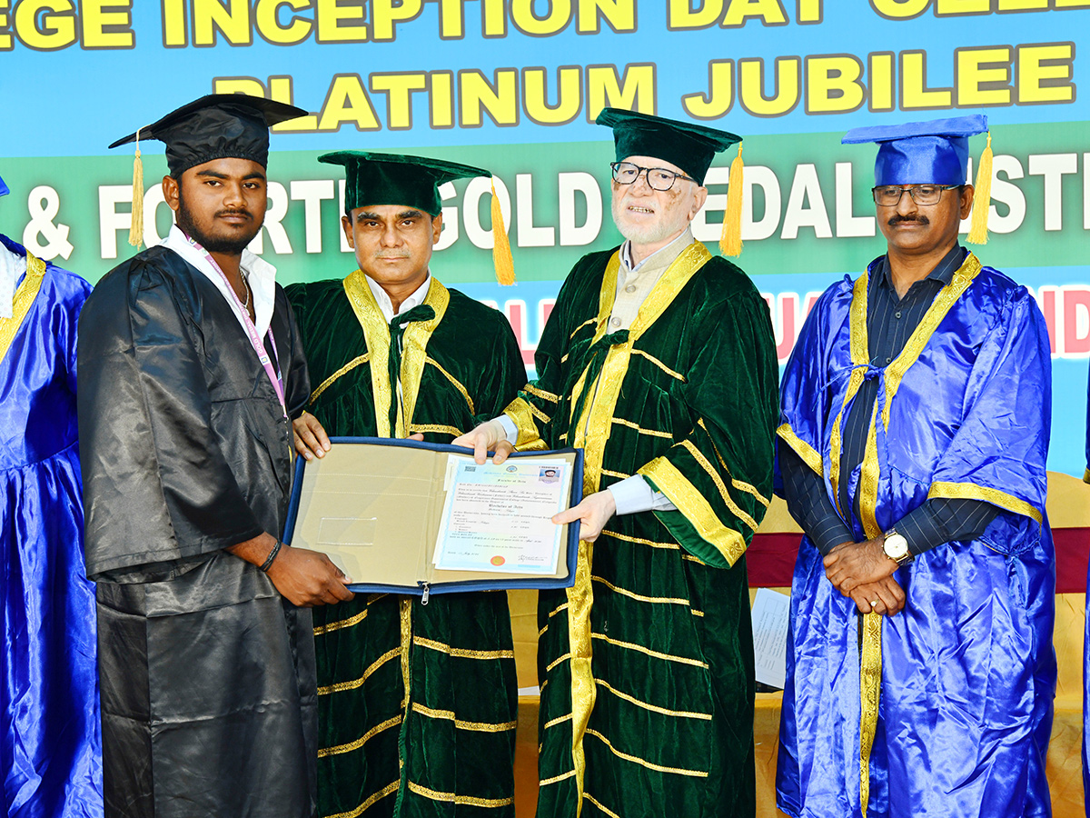 Nagarjuna_20Government_20College_20First_20Convocation_20At_20Nalgonda__20_2822_29.jpg 21