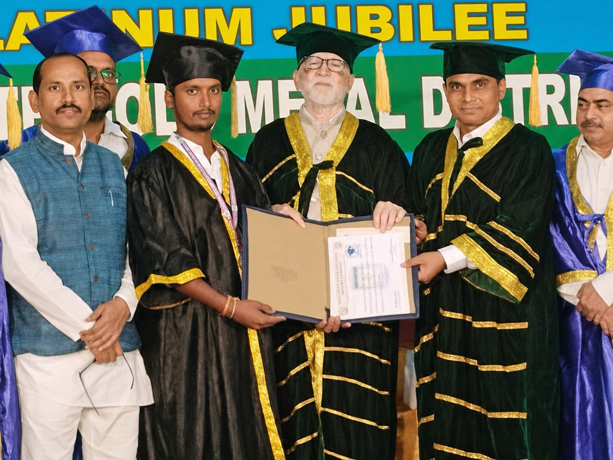 Nagarjuna_20Government_20College_20First_20Convocation_20At_20Nalgonda__20_2828_29.jpg 27